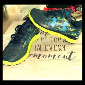 Boys Under Armour Sneakers